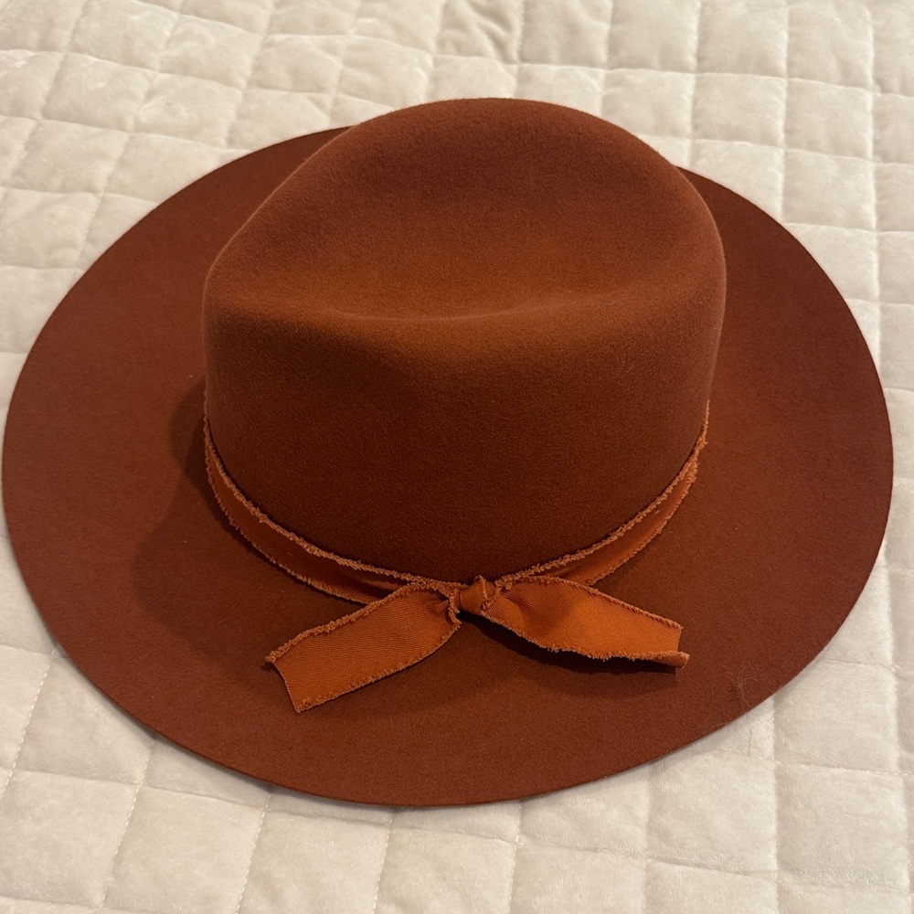 Olive & Pique rust colored Hat
